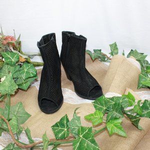 ETC! Open toe ankle boots size 7/8 Color Black